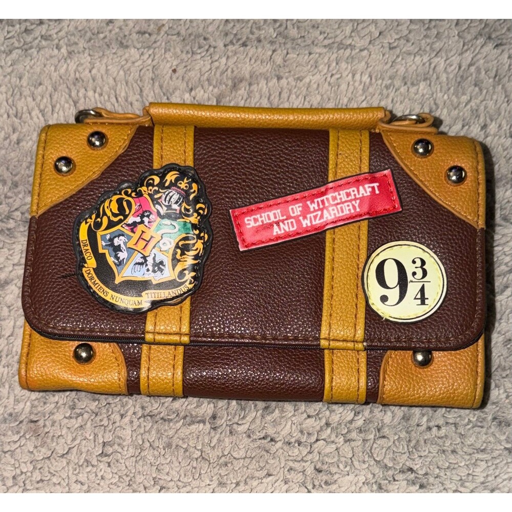 Harry Potter Suitcase “wallet purse hybrid" by Bioworld